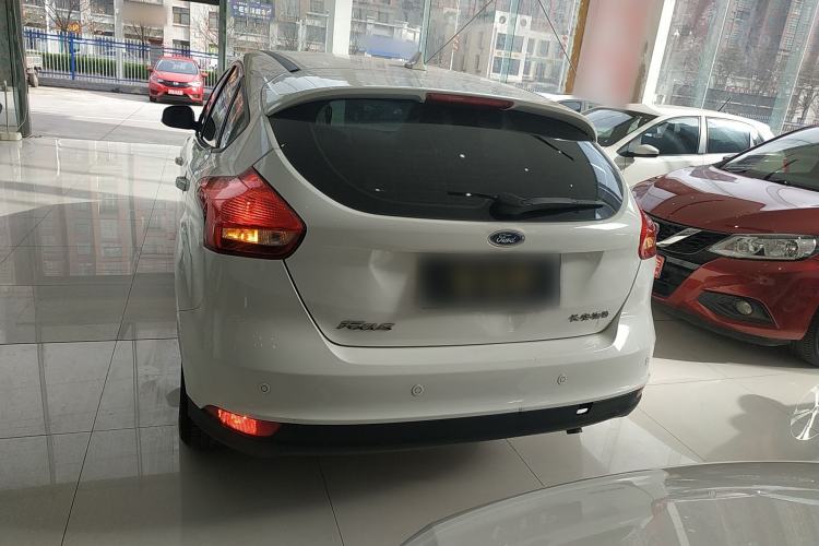 Used Ford Focus 2018 Hatchback Classic 1.6L Automatic Trendy SmartDrive Edition
