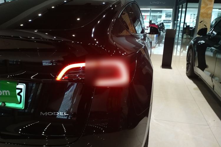 Used Tesla Model Y 2023 Long-Range All-Wheel-Drive Version