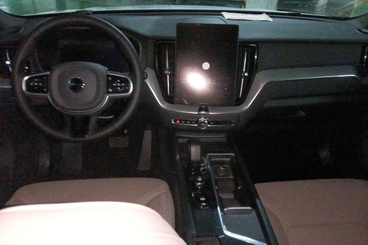 Used Volvo XC60 2026 B5 4x4 Smart Luxury Edition