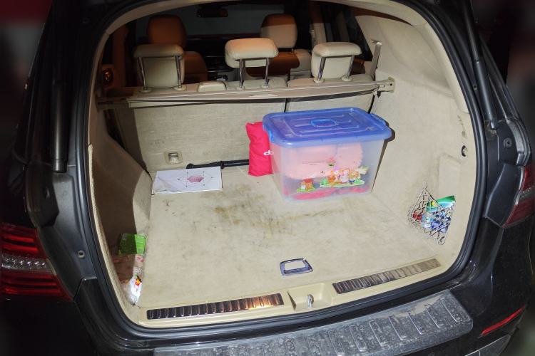 Used Mercedes-Benz M-Class 2014 ML 320 4MATIC Trunk