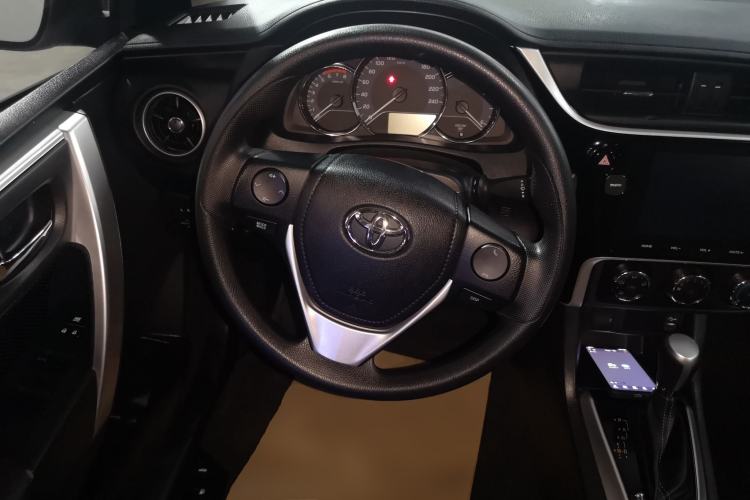 Used Toyota Levin 2017 Revised 185T CVT Elite Edition China V Standard Steering Wheel