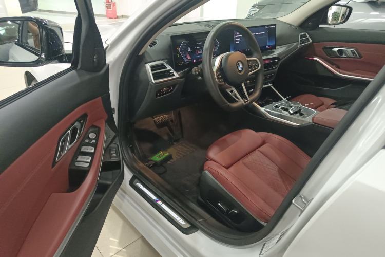 Used BMW 3 Series 2025 330Li M Sport Shadowline Package Driver Seat