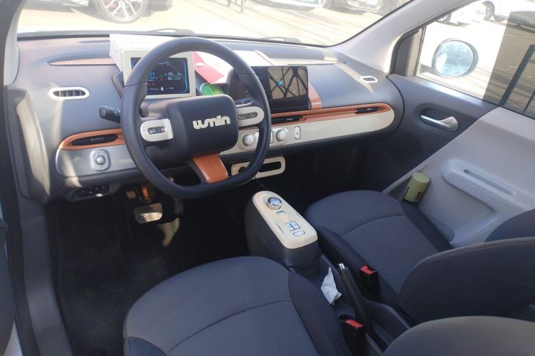 Used CHANGAN NEVO Lumin 2023 301km Honey Dew Edition Center Console