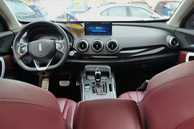 Used Wey VV7 2017 2.0T Flagship Model Center Console