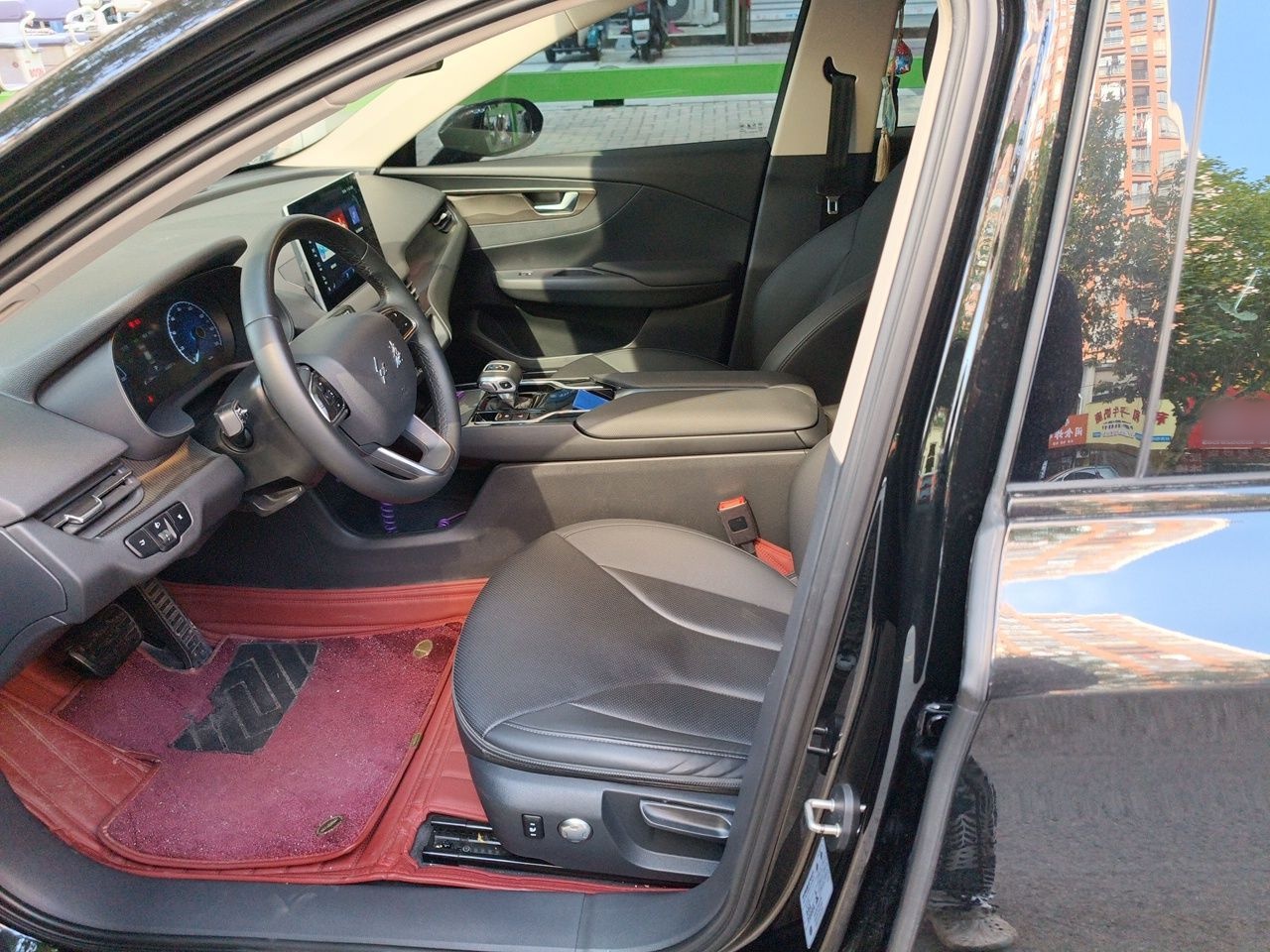 Hongqi E-QM5 2023 Base Travel Edition — снимка 14