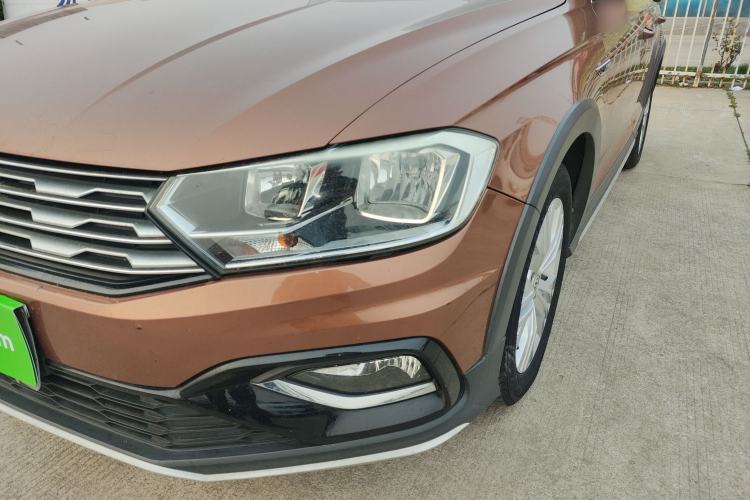 Used Volkswagen C-TREK 2017 1.6L Automatic Comfort Model Left Front Headlight