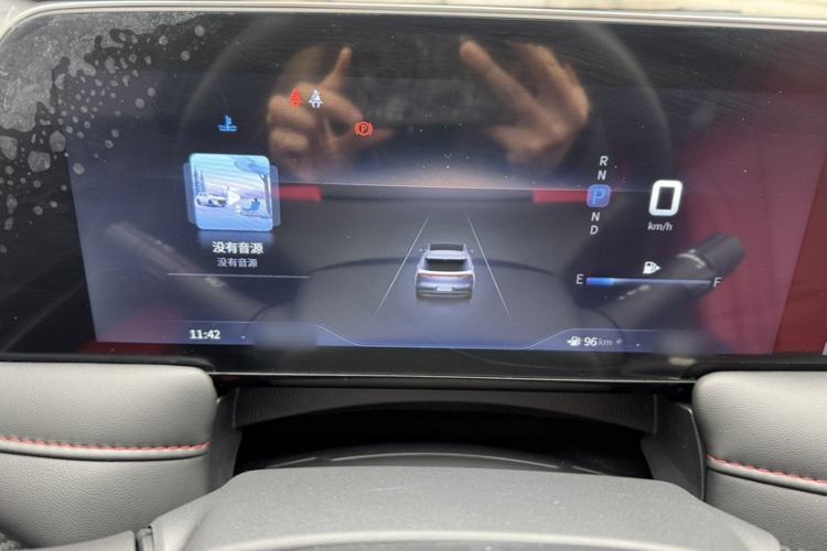 Used Venucia V 2022 260T Black Horse Edition · Idol