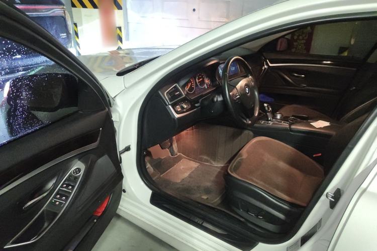 Used BMW 5 Series 2013 525Li Luxury Model
