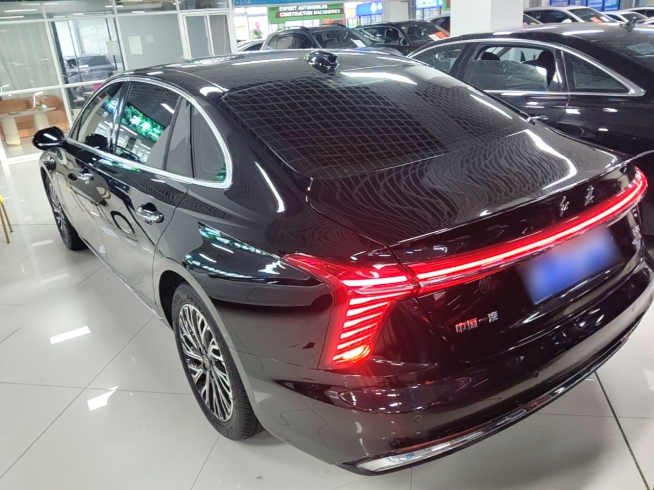 Hongqi H5 2025 2.0T Automatic Flag Edition – 500 000 Units Commemorative Version — снимка 4