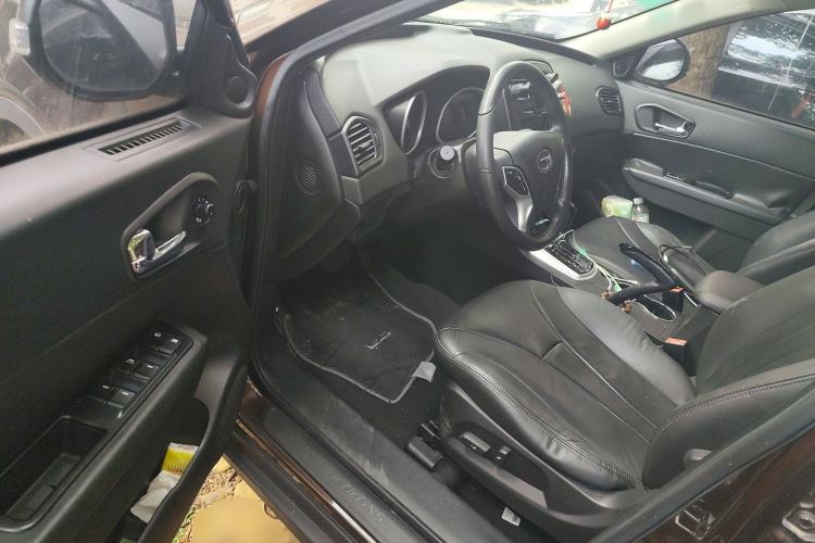 Used GAC Trumpchi GS5 2013 2.0L Automatic Two-Wheel Drive Light Interior Special Edition