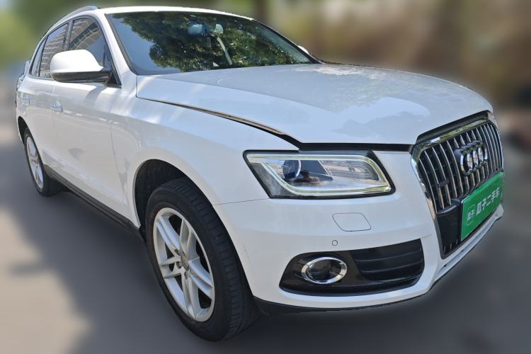 Used Audi Q5 2016 40 TFSI Comfort Model Front Right 45 Deg