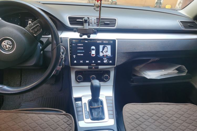 Used Volkswagen Magotan 2013 1.8TSI Premier Model Center Console