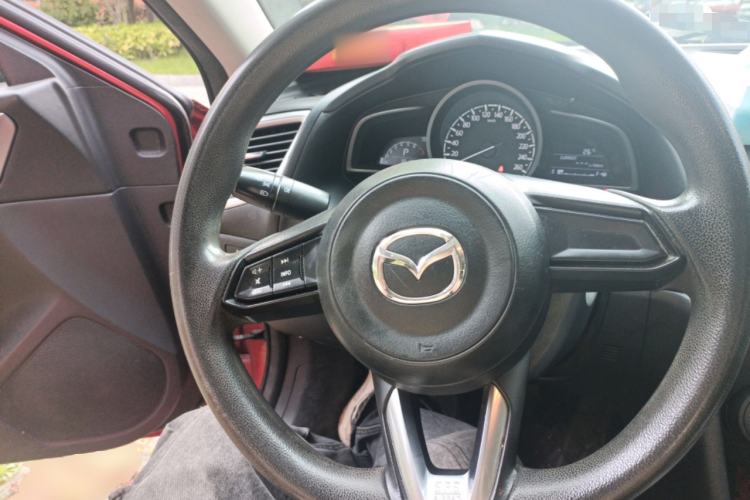 Used Mazda 3 Axela 2017 Sedan 1.5L Automatic Comfort Model China VI Standard Steering Wheel