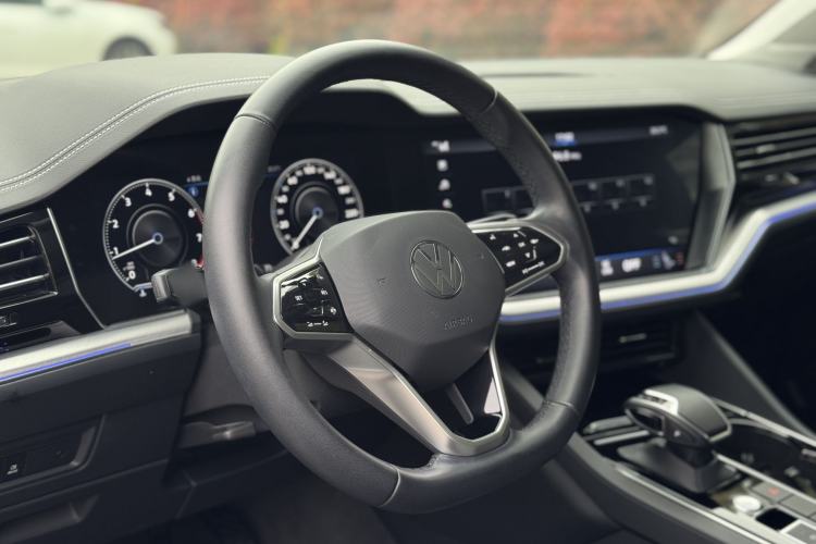 Used Volkswagen Touareg 2022 2.0 TSI RuiShang Edition Interior 8