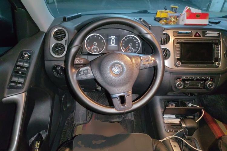 Used Volkswagen Tiguan 2010 2.0 TSI Automatic All-Wheel Drive Flagship Navigation Edition Steering Wheel