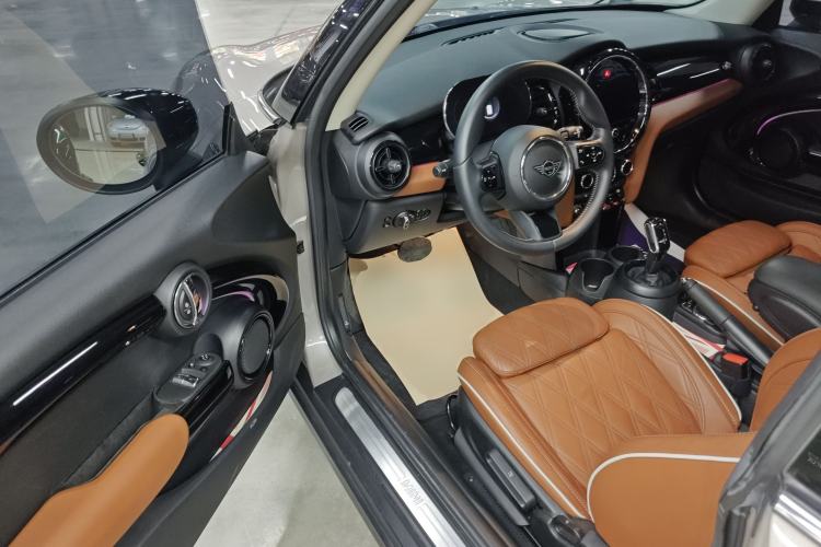 Used MINI MINI 2022 Updated 1.5T COOPER Artist
