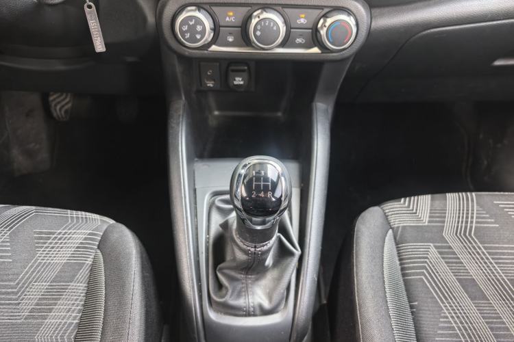 Used Nissan Kicks 2020 1.5L XE Manual Cool Edition