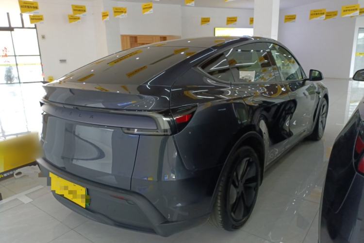 Used Tesla Model Y 2025 Long-Range All-Wheel-Drive Version