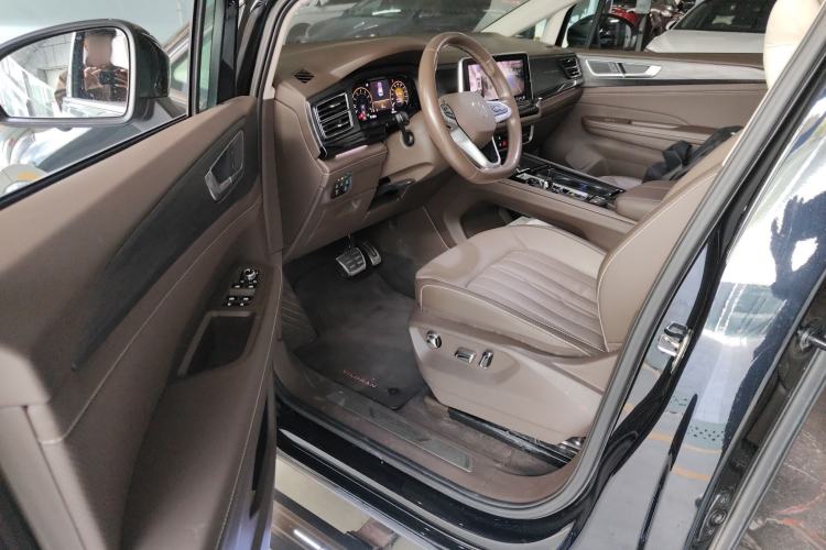 Used Volkswagen Viloran 2022 380TSI Luxury Edition