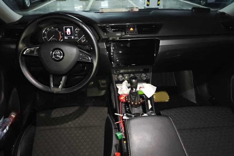 Used Skoda Superb 2016 TSI330 DSG Innovation Edition Interior 2