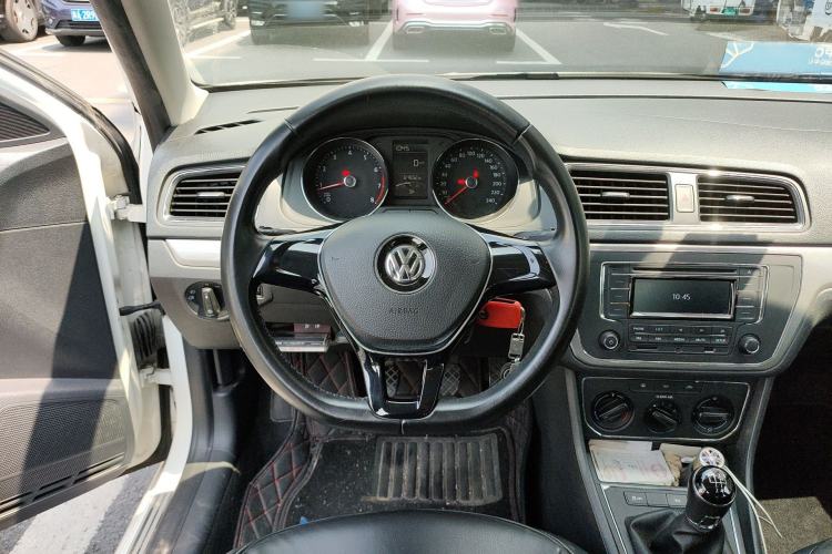 Used Volkswagen Lavida 2015 1.6L Manual Comfort Edition