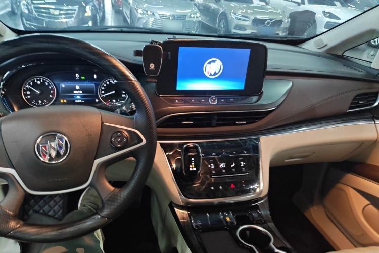 Used Buick GL8 2023 Land Executive Class Comfort Model