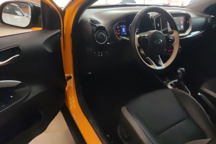 Used Kia kx1 Stonic 2019 1.4L Automatic Fun Edition China VI Driver Seat