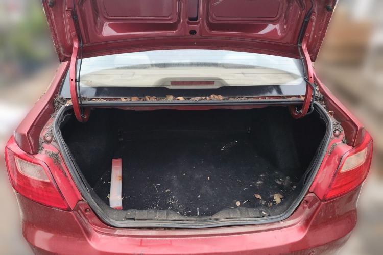 Used CHANGAN Alsvin V3 2012 1.3L Manual Comfort Version China IV Standard Trunk