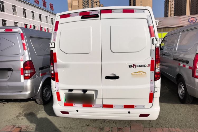 Used Chana Ruixing EM60 2023 All-Electric Van 4525 mm Long Flat Roof with Side Doors 2 Seats 60 kW 38.7 kWh
