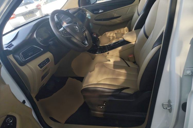 Used Baojun 730 2017 1.8L iAMT Prestige Version 7 Seats