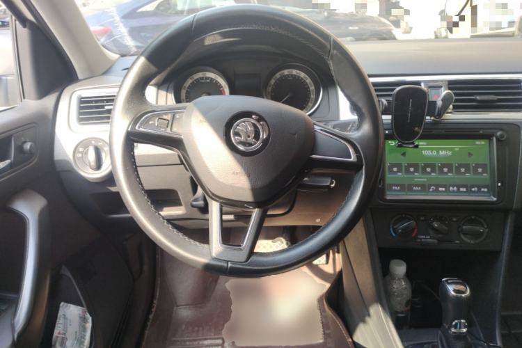 Used Skoda Rapid Spaceback 2018 1.6L Automatic Comfort Edition Steering Wheel