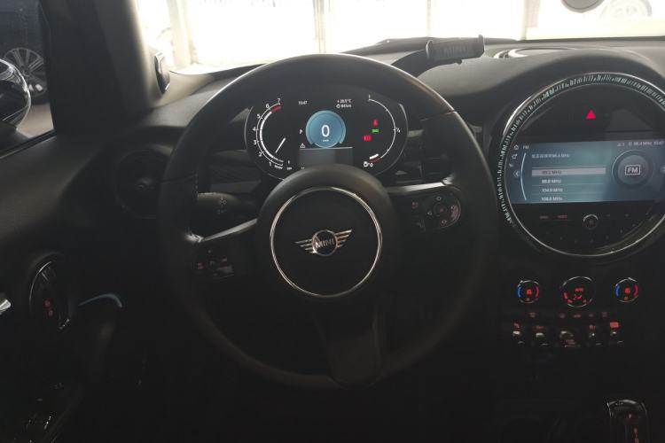 Used MINI 2022 Updated 1.5T COOPER Classic Edition Five-Door Version