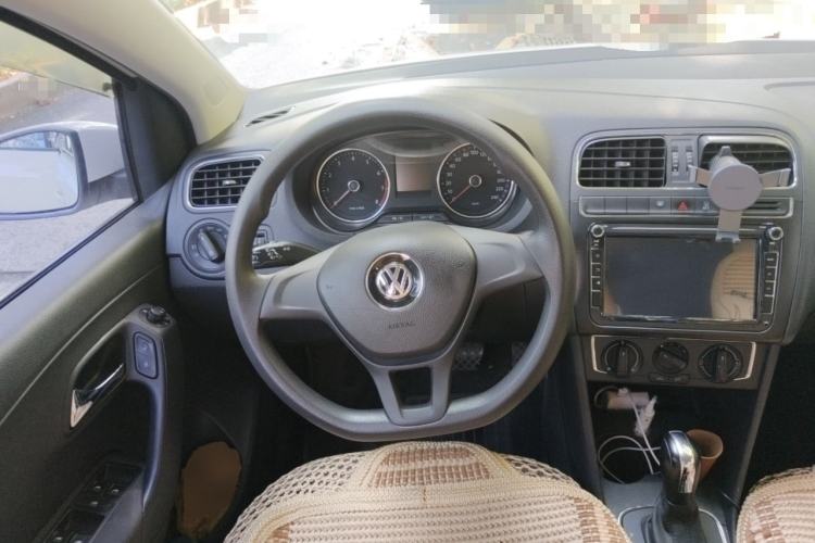Used Volkswagen Polo 2014 1.6L Automatic Comfort Edition Steering Wheel