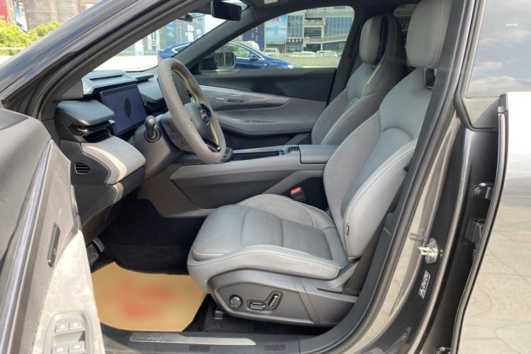 Used Lynk & Co 08 EM-P 2023 120km Long-Range Halo
