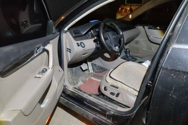 Used Volkswagen Magotan 2012 Facelift 2.0 TSI Prestige Model
