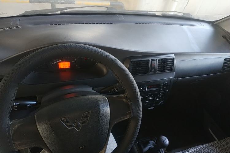 Used Wuling Rongguang Small Truck 2019 1.5L Base Single-Row Emission Standard VI L3C
