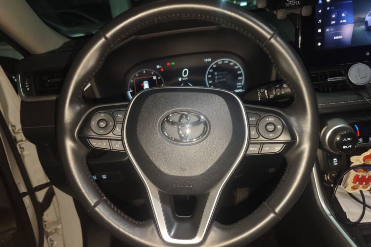 Used Toyota RAV4 2023 2.0L CVT Two-Wheel Drive Fashion Plus Edition Steering Wheel