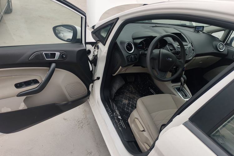 Used Ford Fiesta 2013 Sedan 1.5L Automatic Fashion Edition Driver Seat
