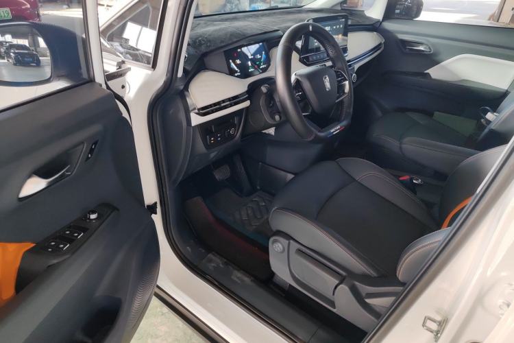 Used Bestune NAT 2023 PRO Comfortable Travel Battery-Swap Version 401km