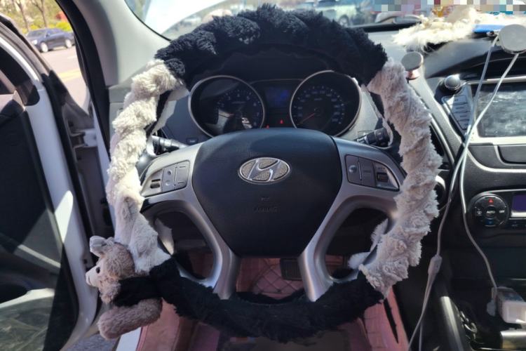 Used Hyundai ix35 2015 2.0L Automatic 2WD Smart Version China V Standard Steering Wheel