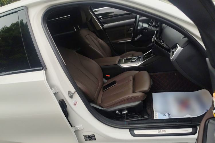 Used BMW i3 2023 eDrive 40 L Midnight Sports Package Right Front Seat