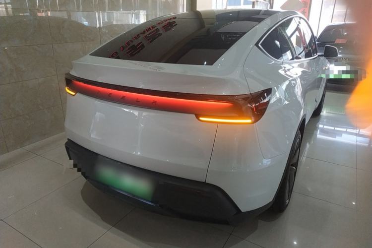 Used Tesla Model Y 2026 Rear-Drive Model Rear Right 45 Deg