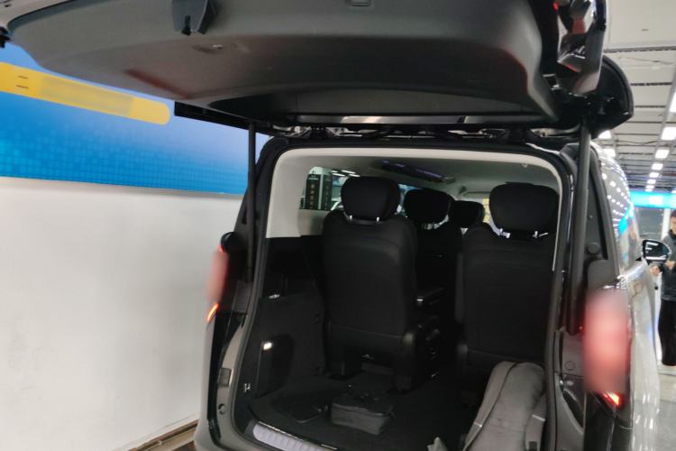 Used Geely Galaxy LEVC L380 2024 100 kWh 6-Seater Two-Wheel Drive Air
