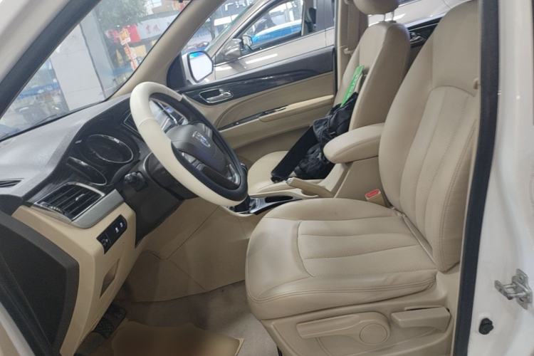 Used Baojun 730 2016 1.5T Manual Comfort Version 7 Seats
