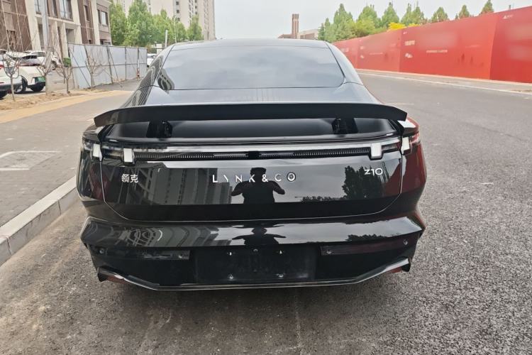 Used Lynk & Co Z10 2025 95 kWh 766 km Range Rear-Wheel Drive Max
