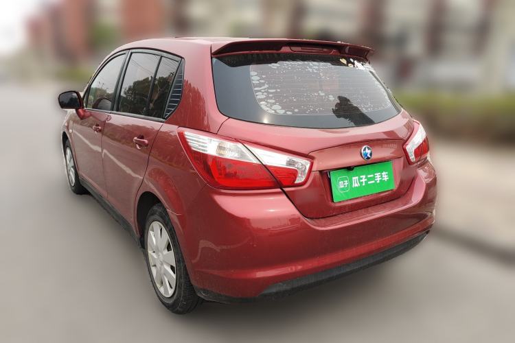 Used Venucia R50 2015 1.6L Automatic Fashion Edition
