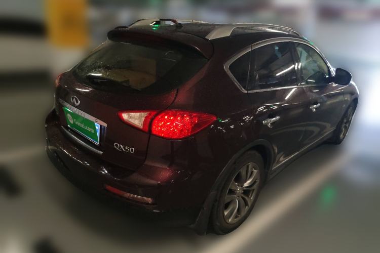 Used Infiniti QX50 2013 2.5L Two-Wheel-Drive Elegant Edition
