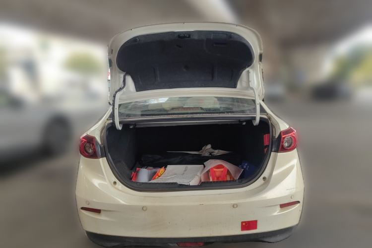 Used Mazda 3 Axela 2016 Sedan 1.5L Automatic Comfort Model