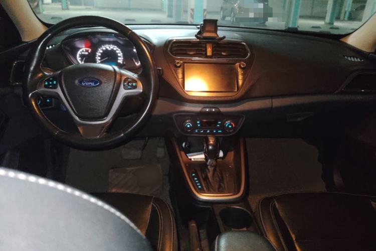 Used Ford Escort 2015 1.5L Automatic Fashion Model