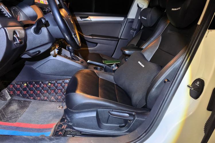 Used Volkswagen Sagitar 2014 Revised Version 1.4TSI Automatic Luxury Edition Left Front Seat